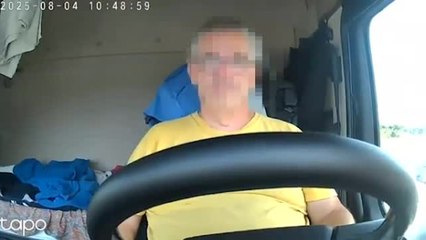 Tre morti sull’ambulanza in A1, il video dell’autista del tir pochi minuti prima dello scontro