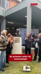 Univali eterniza história do professor Edison Villela com busto e escultura dos 60 anos