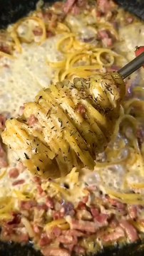 Creamy pasta and ham recipes & home cooked meals #fypageシ #foryourpage #cooking #homecooking #goodfood #pasta #creamygarlicsauce #foodlovers #recipe #simplerecipe #dinnerideas #yummyfood #creamy #pastarecipes #spaghetti #deliciousfood #viralrecipe
