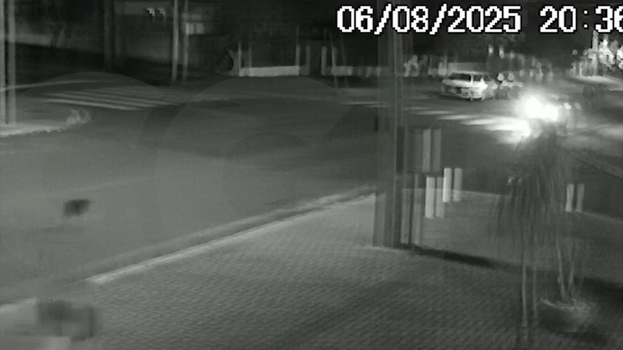 Nova imagem mostra colisão que deixou motociclista com lesão grave na cabeça em Cascavel