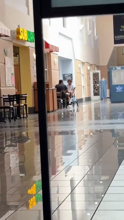 ¡Esto dijo Jonathan Moly tras ser visto en silla de ruedas en un hospital!