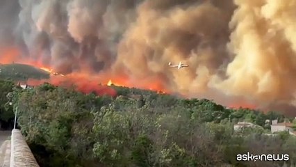 Il più grande incendio estivo in Francia devasta 17.000 ettari