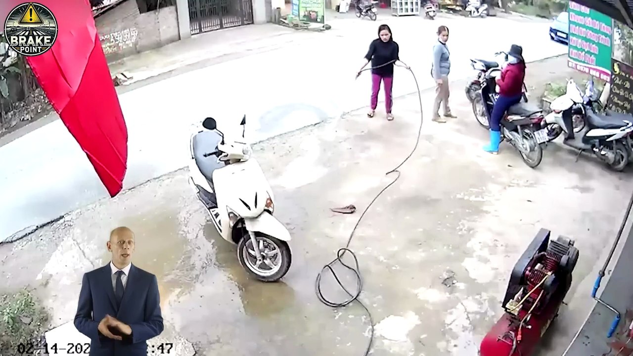 175 Shocking Car Crashes of Idiots In Cars Got Instant Karma You Wouldnt Believe if Not Filmed