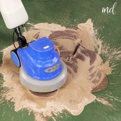 The magic of satisfying rug cleaning! 💧✨