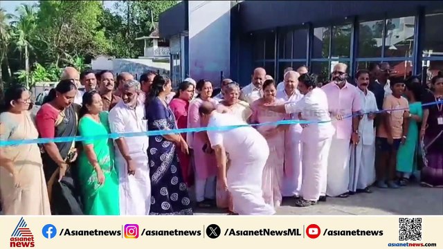 മന്ത്രി ഉദ്‌ഘാടനം ചെയ്യേണ്ട തൃശൂർ അരിസ്റ്റോ റോഡ് ഉദ്‌ഘാടനം ചെയ്ത് ഡെപ്യൂട്ടി മേയർ