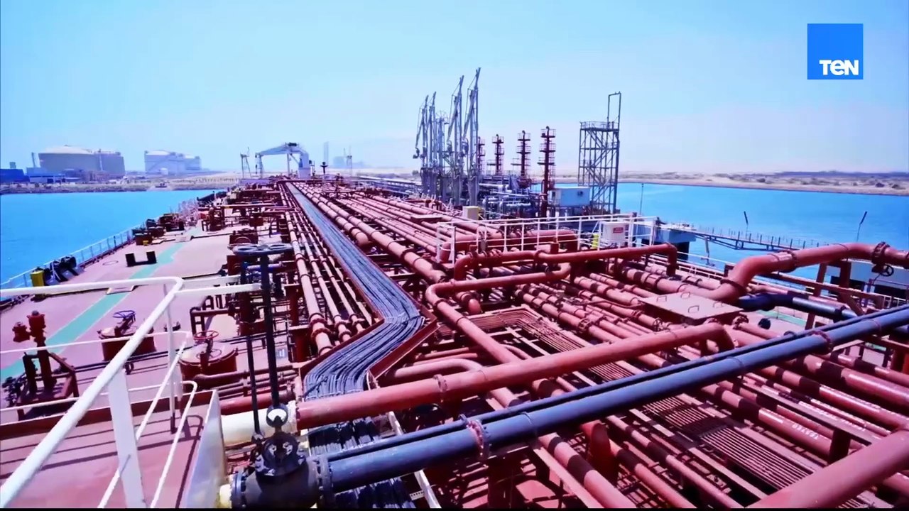 الديهي من داخل أحد المصانع العائمة بميناء السخنة: نحن قادرون.. ومستقبلنا باهر