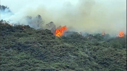 Huge flames and thick smoke as fire rages on Arthur's Seat