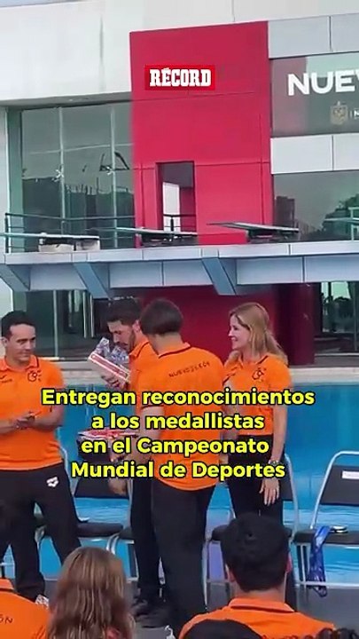 ¡MÁS QUE MERECIDO! 👏🏼 Un reconocimiento más a los medallistas en el Campeonato Mundial de Deportes acuáticos