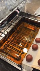 カスタードクリームたっぷりのドーナツ！