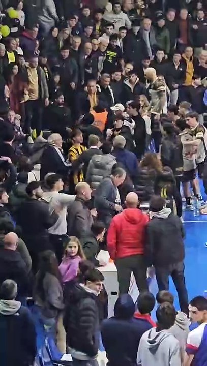 Básquetbol: Olimpo vs Napostá, agresión en la platea