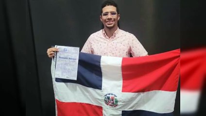 Estudiante dominicano recibe mención honor competencia matemáticas