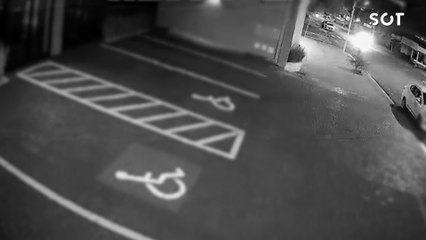 Câmera de segurança registra forte colisão que deixou Motociclista em estado gravíssimo  em Cascavel