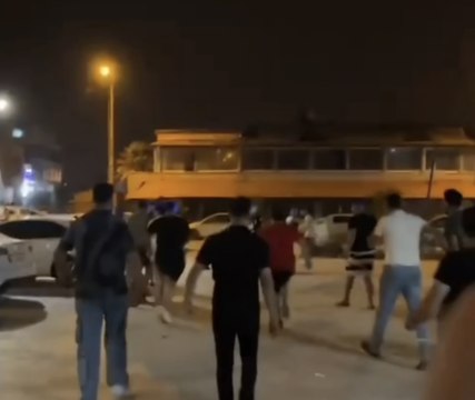 Parktakiler ile ihbara gelen polislere bıçak çeken alkollü 4 kişi gözaltına alındı