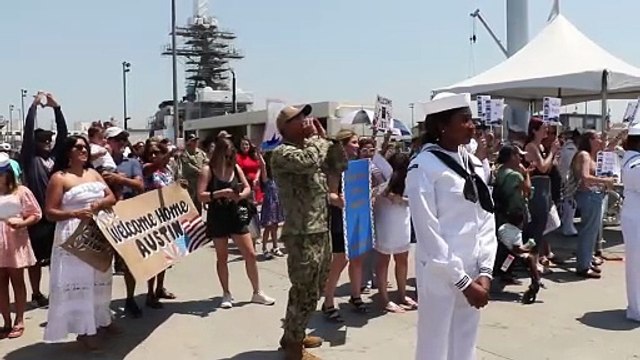 USS Savannah (LCS 28) moored in San Diego, California, represents the cutting edge of the U.S. Navy’s Littoral Combat Ship program. Designed for speed, agility, and modularity, this Independence-variant vessel plays a vital role in near-shore and open-oce