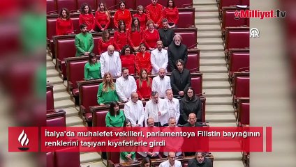 İtalya’da muhalefet vekilleri, parlamentoya Filistin bayrağının renklerini taşıyan kıyafetlerle girdi
