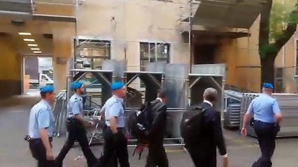 Milano, l'arrivo di Andrea Bezziccheri al Tribunale del Riesame