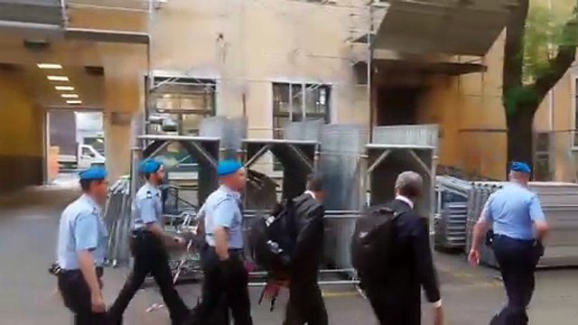 Milano, l'arrivo di Andrea Bezziccheri al Tribunale del Riesame