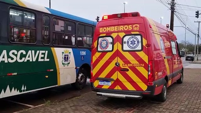 Colisão entre carro e ônibus mobiliza Siate e deixa duas mulheres feridas em Cascavel