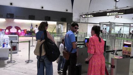 María José Suárez se desvincula del tenso verano de Cayetano Rivera