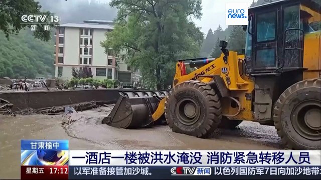 Pelo menos dez mortos e 33 desaparecidos em inundações repentinas no norte da China