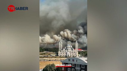 Çanakkale'de yerleşim bölgeleri alevler altında