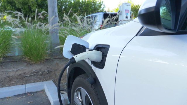 Pnrr, incentivi per l'acquisto di auto elettriche
