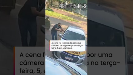 Aluna perde o controle de carro e invade autoescola no Paraná #shorts