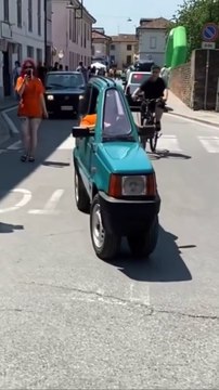 An Italian mechanic named Andrea Marazzi built the world_s narrowest car using parts from a 1993 Fia