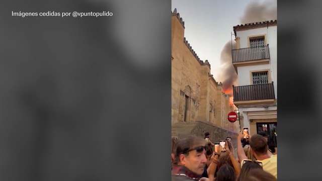 El incendio en la Mezquita-cátedral de Córdoba, desde diferentes puntos de la ciudad