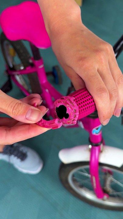 This Bicycle Handle Trick Is Blowing Minds!