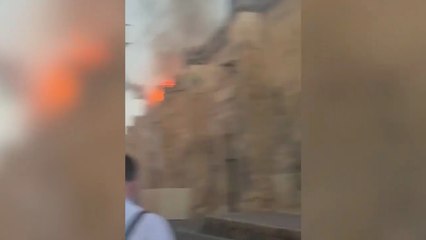ext-Incendio dañó parte de famosa mezquita de Córdoba-080825