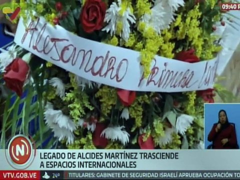 Rinden honores en capilla ardiente al insigne comunicador popular Alcides Martínez