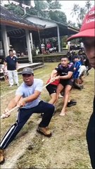 Une compétition de tir à la corde très unique pour célébrer le jour de l'indépendance de l'Indonésie.