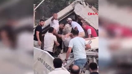 Balıkesir'deki enkazdan kurtarma anı kamerada