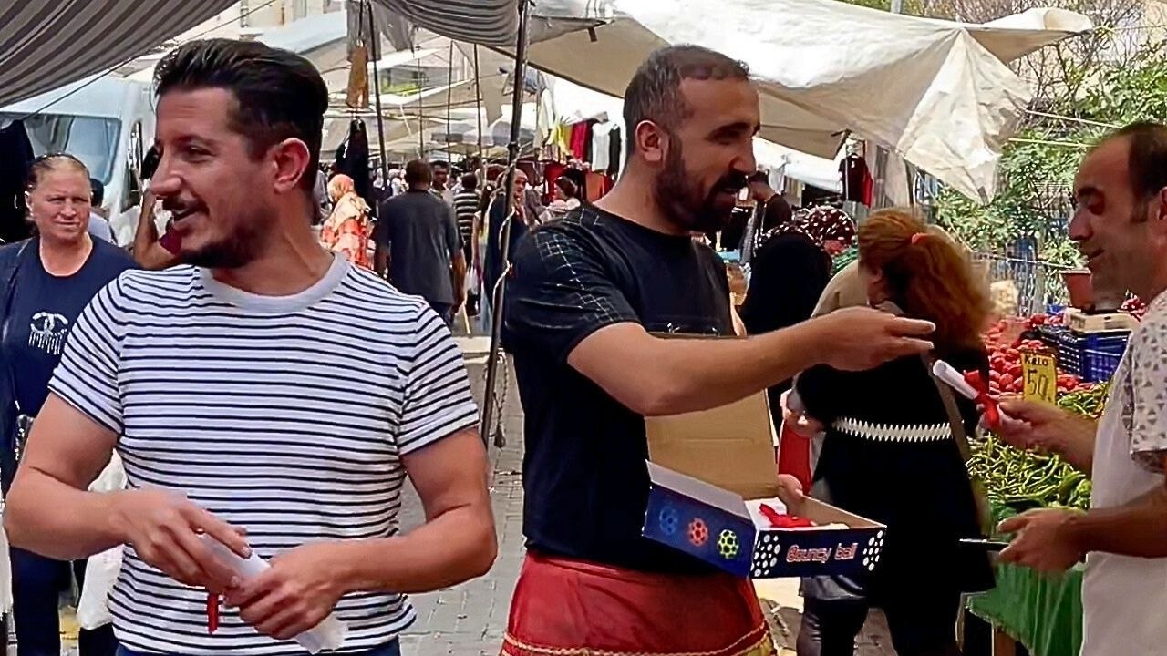 Sahte diploma skandalına pazardan gönderme: ‘Di...