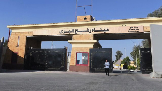 Whoever Prevents Bread from Reaching Gaza Should Not Speak of Integrity, O Minister of Foreign Affairs Rafah- In the Cage of Occupation… or in the Grip of the Egyptian Regime?!