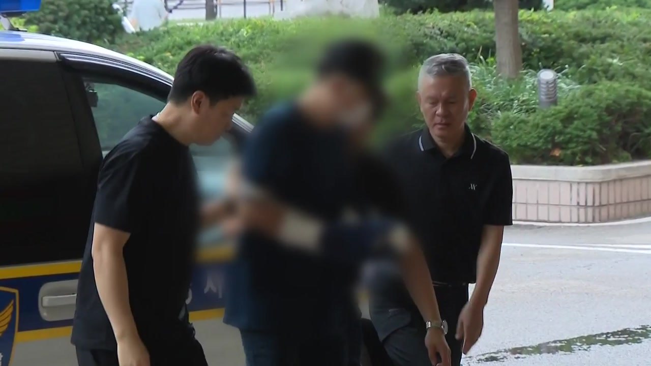 대로변에서 지인 흉기로 살해한 남성 구속영장 심사 / YTN