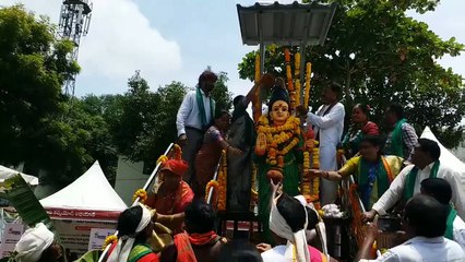 ఘనంగా ప్రపంచ ఆదివాసీ దినోత్సవ వేడుకలు