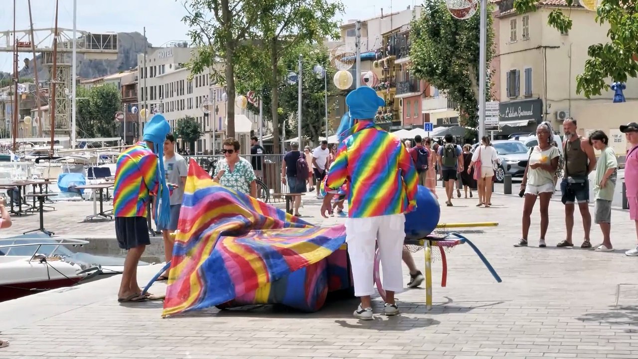 16ème Course de baignoires de La Ciotat - Arrivée des baignoires...