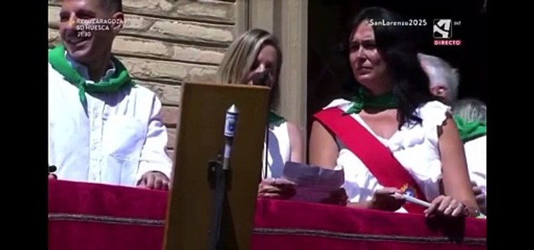 Un consejero de Azcón celebra gritos contra el presidente del gobierno en el pregón de las fiestas de Huesca: “Déjales, que están contra Pedro Sánchez”