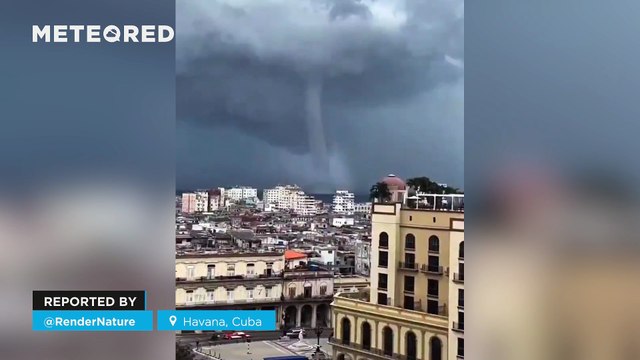 A large waterspout appears off the coast of Havana, Cuba! The phenomenon surprised residents