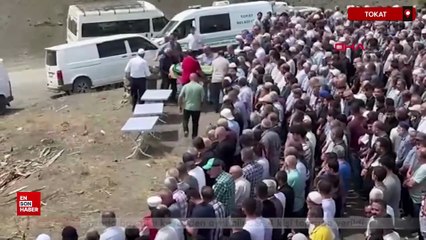 Tokat'ta kazada hayatını kaybeden aynı aileden 4 kişi toprağa verildi