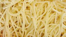 ألذ معكرونة بالجبنة بـ20 دقيقة… جربوها هتدمنوها! 🧀🍝 غدا سريع وسهل… معكرونة بجبنة وريحة بتجنن! 😋 مع رباح محمد