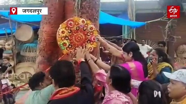 रक्षाबंधन पर पर्यावरण संदेश: जगदलपुर में वन विभाग ने पेड़ों को बांधी राखी