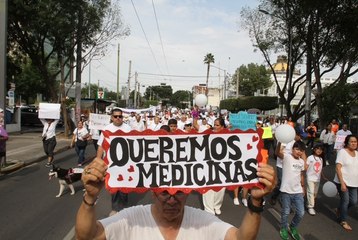 Guadalajara: “¡Queremos medicinas!”, claman pacientes y familiares