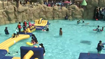 끝나지 않은 여름...도심 속 서핑·물놀이로 탈출 / YTN