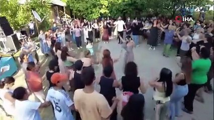 Erzincan'da Çilek ve Böğürtlen Festivali renkli görüntülere sahne oldu