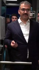 Vali Turan, protokol tribününe elektronik biletle giriş yaparak maçı izledi
