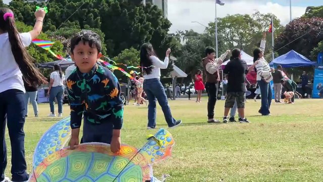 Gold Coast Kite Festival 2025: Vibrant Kites, Food Stalls & Spencer’s Police Car Adventure