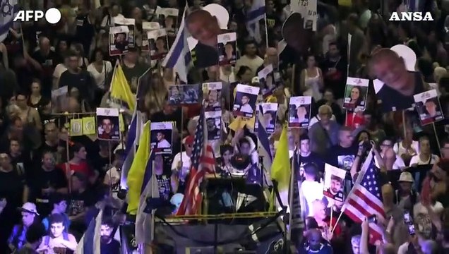 In migliaia a Tel Aviv manifestano per la fine della guerra a Gaza